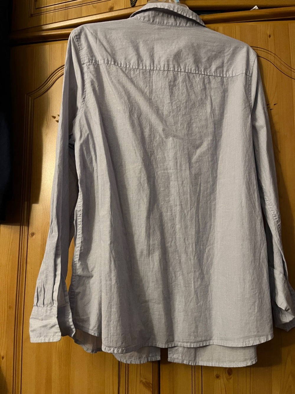 GAP Pale Blue Women's Long-Sleeve Button-Down Shirt - Picture 5 of 5